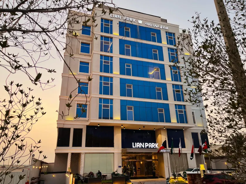 Lian Park Hotel - Image 1