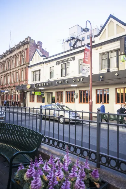 Central Hotel Hobart - Image 1