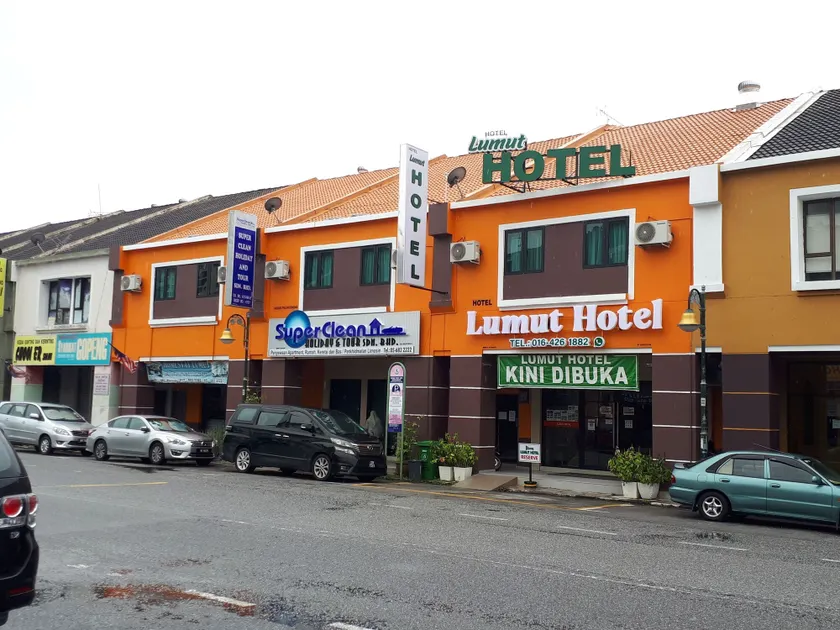 Lumut Hotel - Image 1