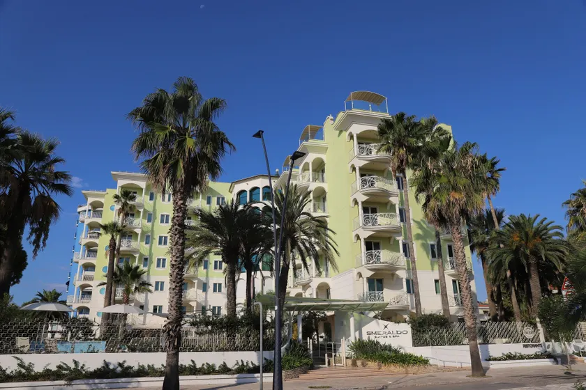 Smeraldo Suites & Spa - Image 1