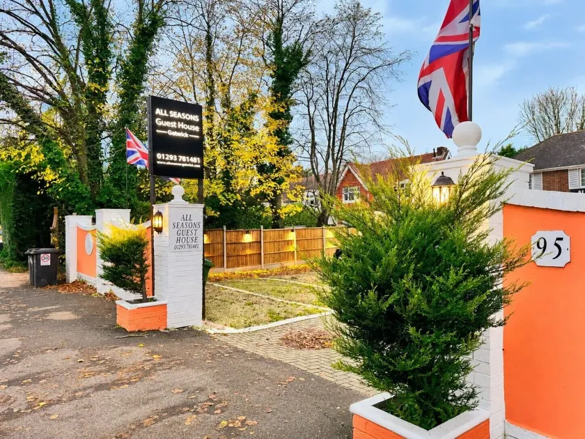 All Seasons Gatwick Guest House & Parking - Image 1