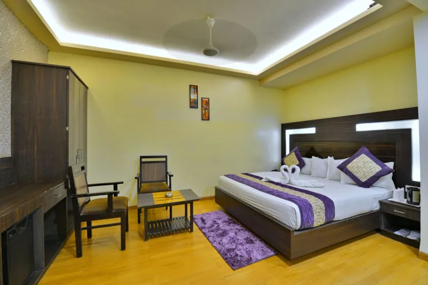 Hotel Samrat - Image 1