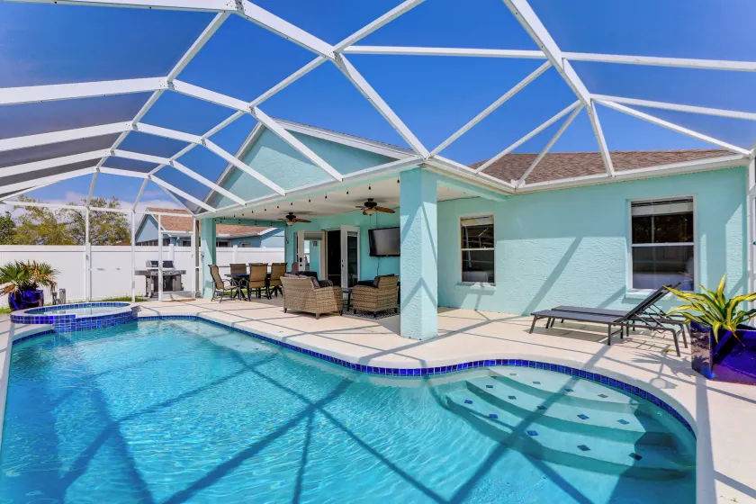 Saltwater Pool & Spa at Home in Bradenton - Image 1