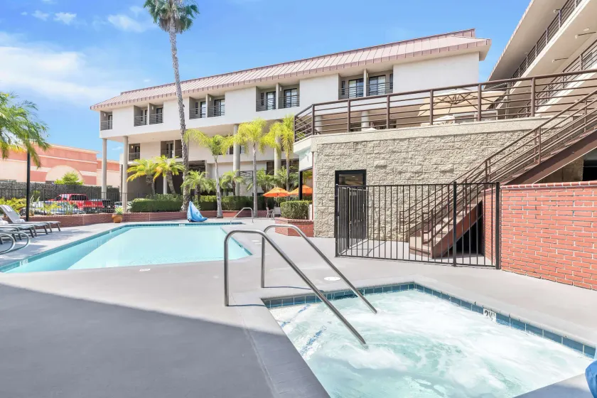 Best Western Plus Irvine Spectrum Hotel - Image 1