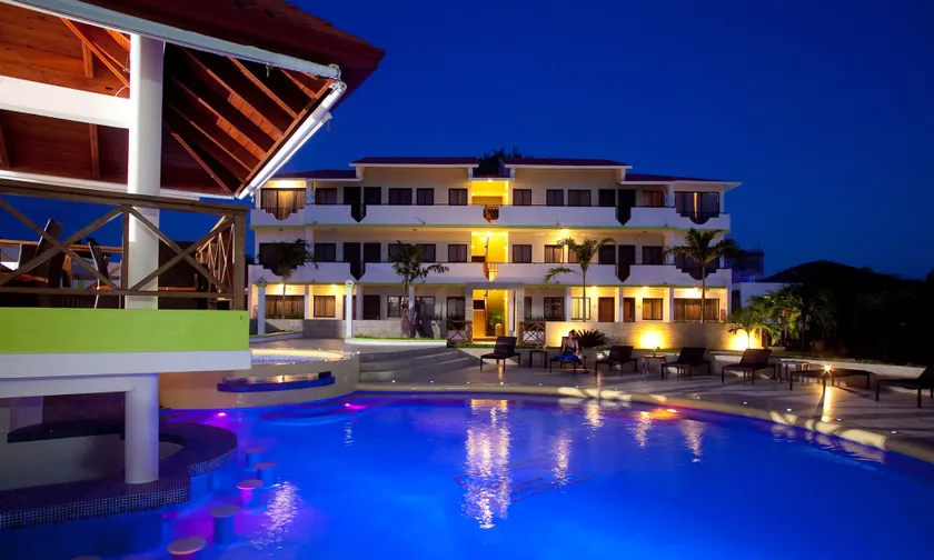 Hotel Silvestre - Image 1