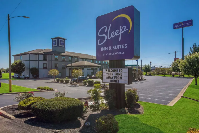 Sleep Inn & Suites Cave City - Image 1