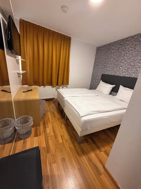 Hotel Eurocity - Image 1