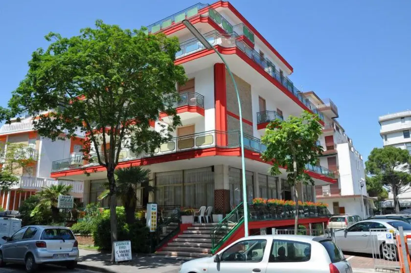 Hotel Midi - Image 1