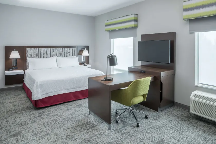 Hampton Inn & Suites Cape Canaveral Cruise Port - Image 1
