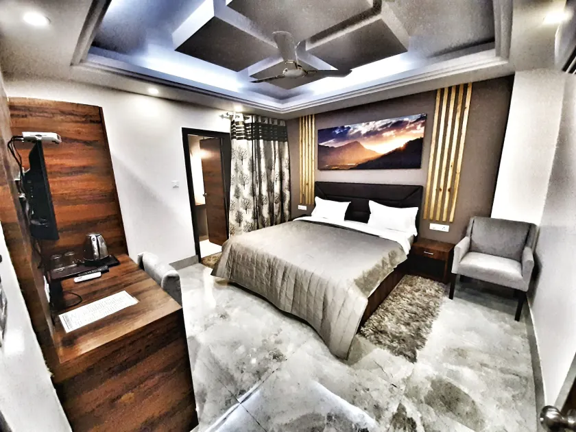 Hotel Aerocity Purple Orchid - Image 1