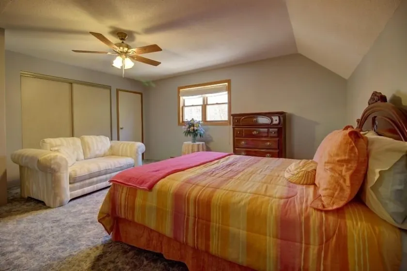 Dreamland II Bed and Breakfast - Image 1