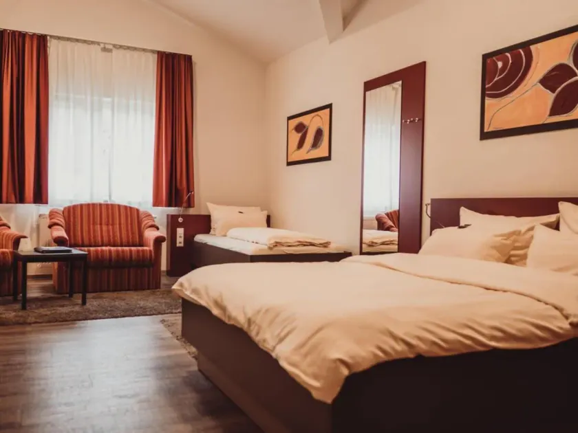 Hotel Gutshof Herborn - Image 1