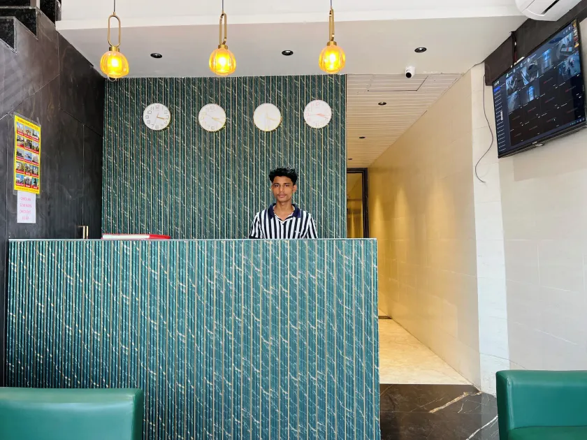 Hotel Imperial Suite-Near BKC - Image 1