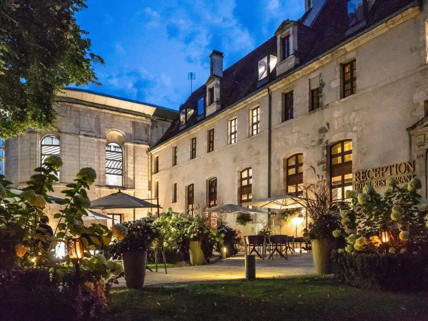 Hôtel de Bourbon Mercure Bourges - Image 1