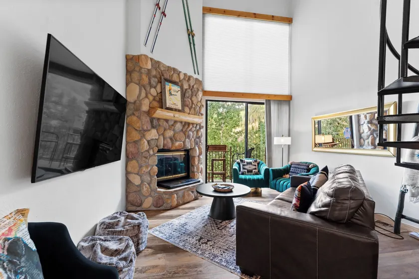 Summit House East 313 - Image 1