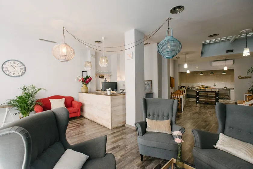 Boutike Guesthouse - Image 1