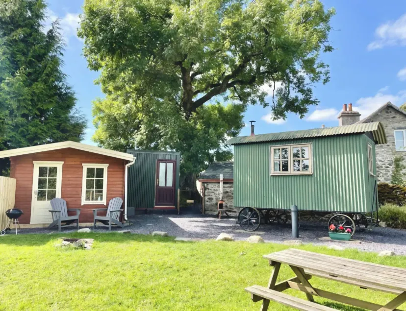 Cwt Tyddyn Shepherd's Hut - Image 1