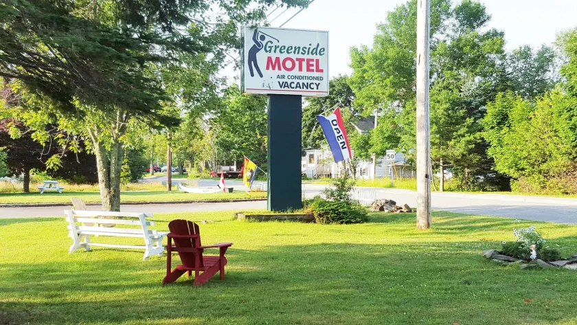Greenside Motel - Image 1