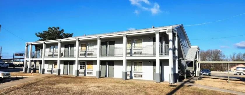 Jacksonville Inn - Image 1