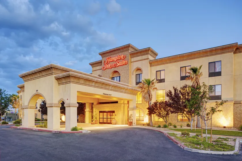Hampton Inn & Suites Lancaster - Image 1