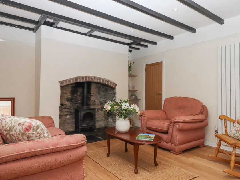 Glebe Cottage - Image 1