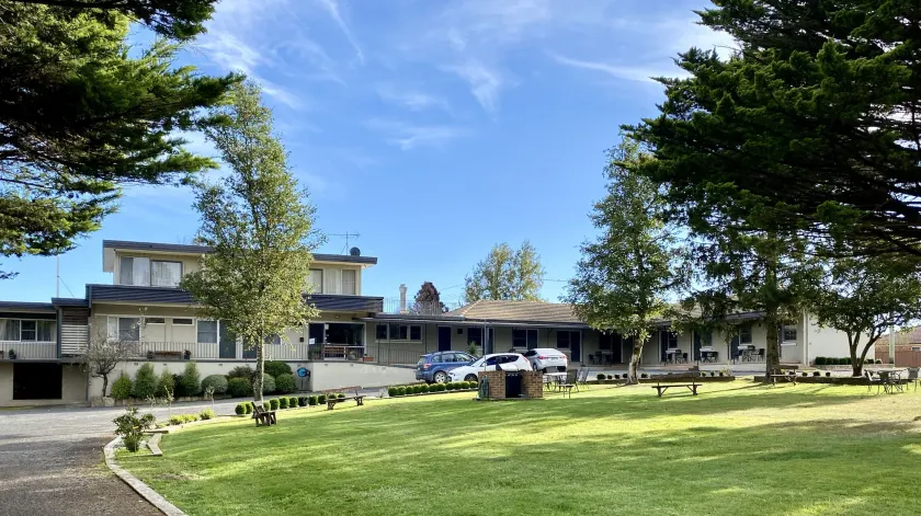 Titania Motel - Image 1