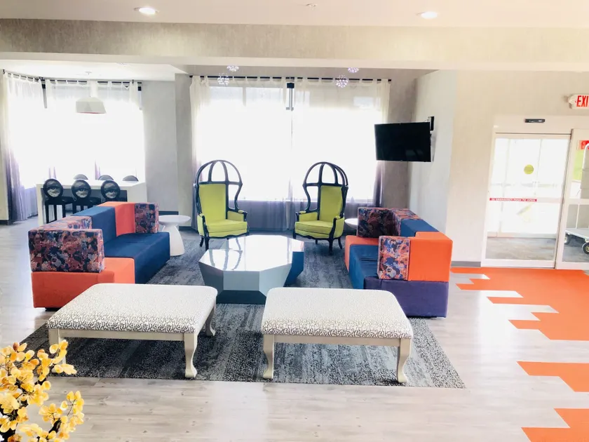 Hy-Lo Hotel - Coin salon dans le hall