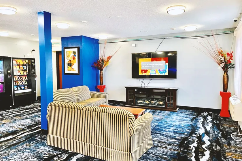 Coratel Inn & Suites By Jasper Northfield - Image 1