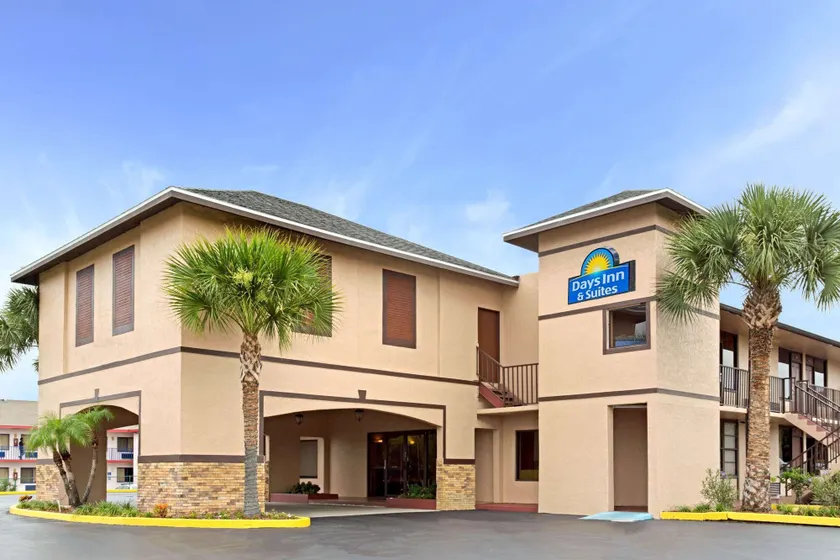 Days Inn by Wyndham Kissimmee West - Image 1