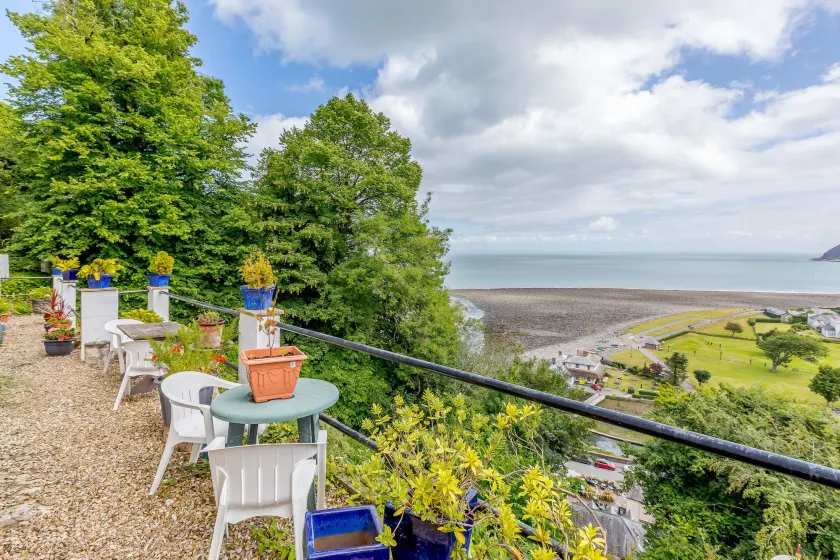 Clooneavin Apartment 8 - Image 1