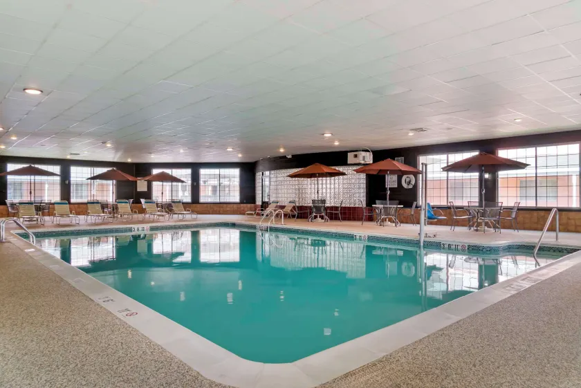 Best Western Greenfield Inn - Image 1