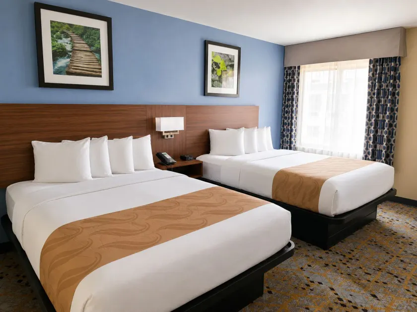 Holiday Lodge Hotel and Conference Center - Image 1