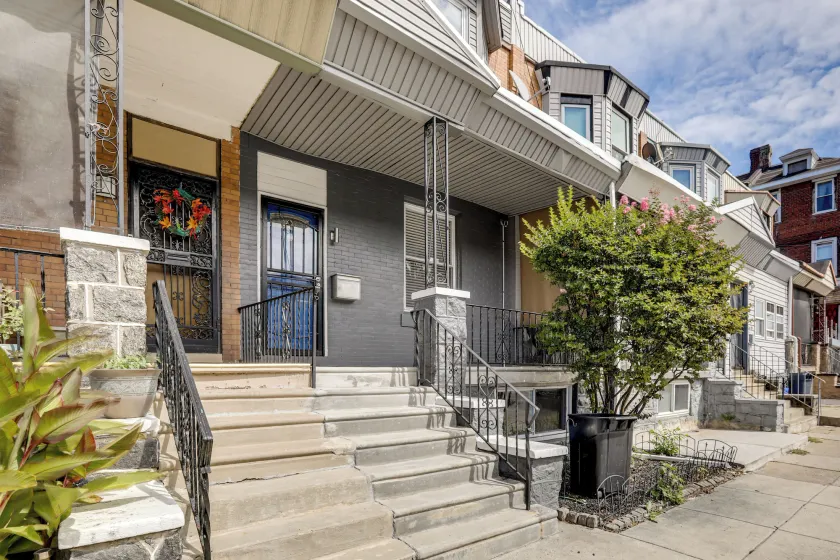Private Backyard Jawn! Multi-level Philly Rowhouse - Image 1