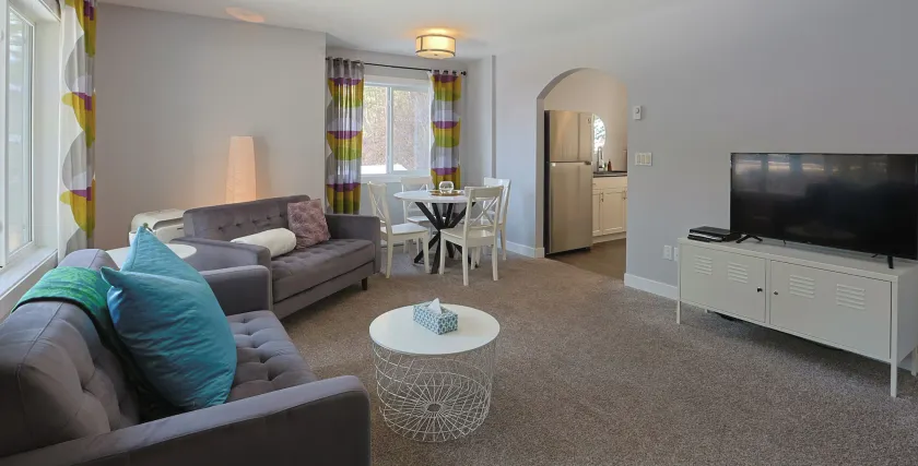 Stoneshire Guesthouse - Image 1