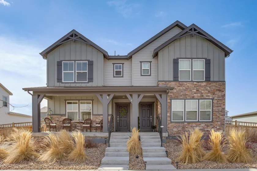 Beautiful Home w/ Bonus Room & Prime Location! - Image 1