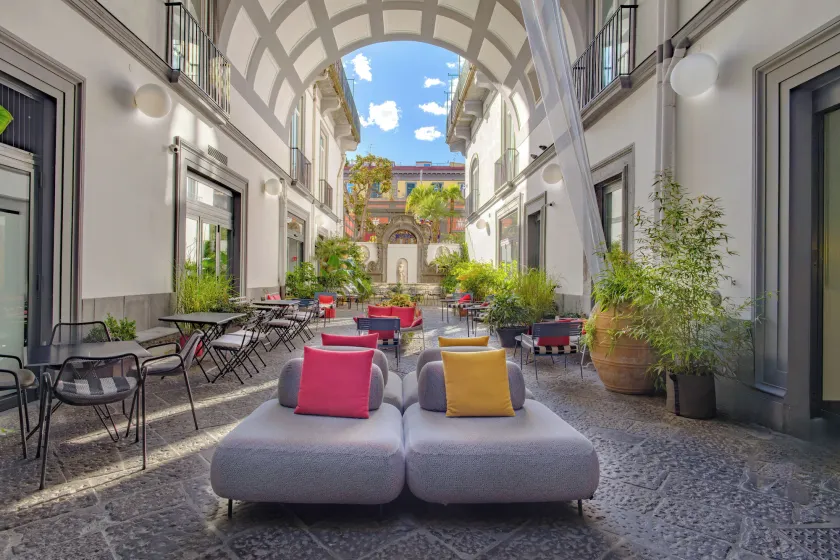 Hotel Piazza Bellini & Apartments - Image 1