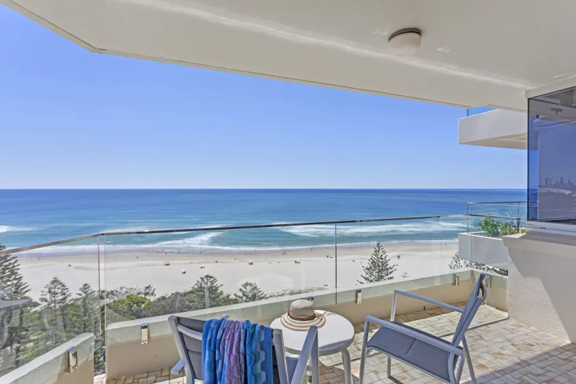 Southern Cross Beachfront Holiday Apartments - Image 1