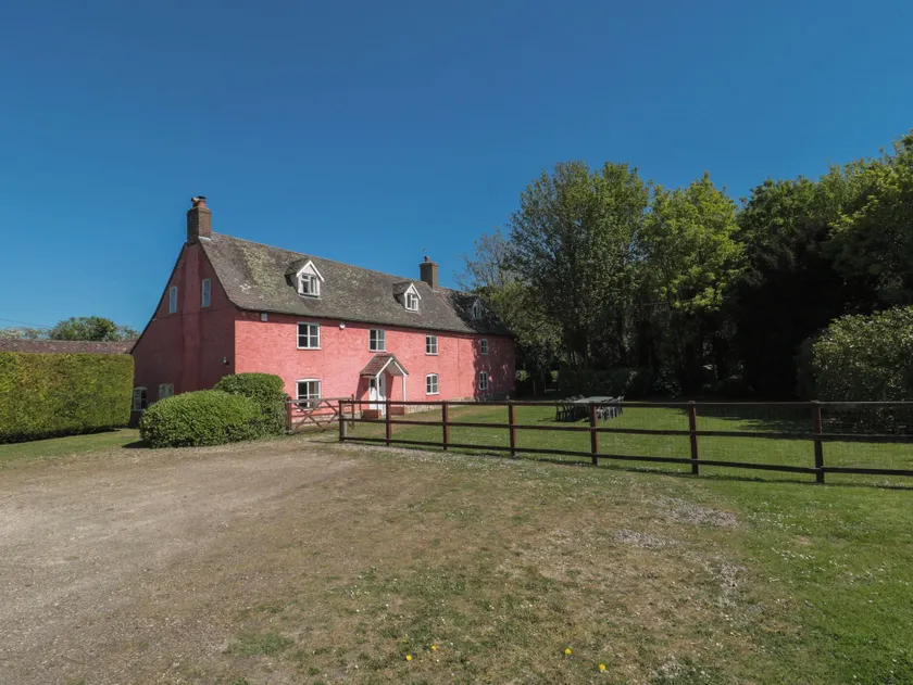 Walk Farmhouse - Image 1