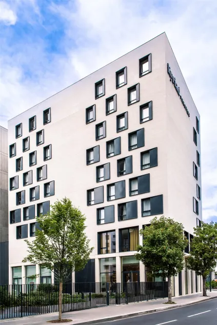Hôtel Kyriad Prestige Paris Asnieres - Image 1