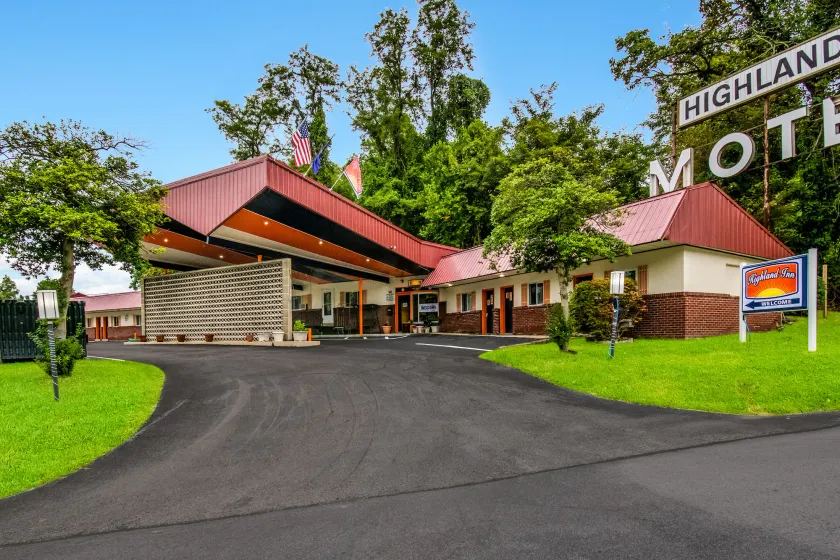 Highland Inn New Cumberland - Image 1
