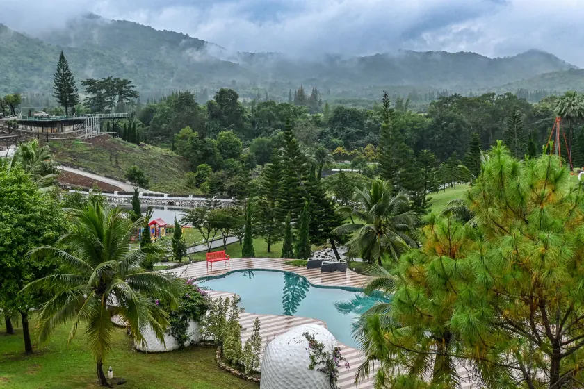 Swiss Valley Hip Resort - Image 1