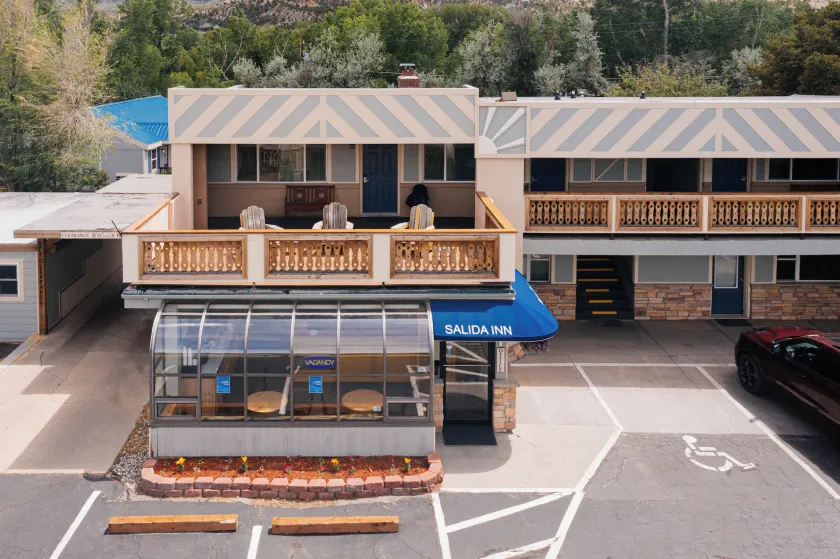 Salida Inn & Monarch Suites - Image 1