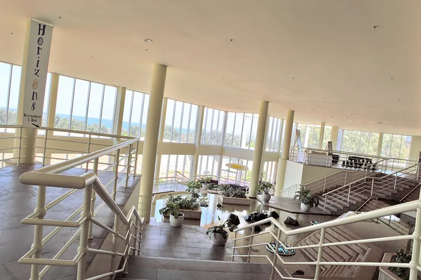 Absolute Beachfront Opal Cove Resort - Lobby