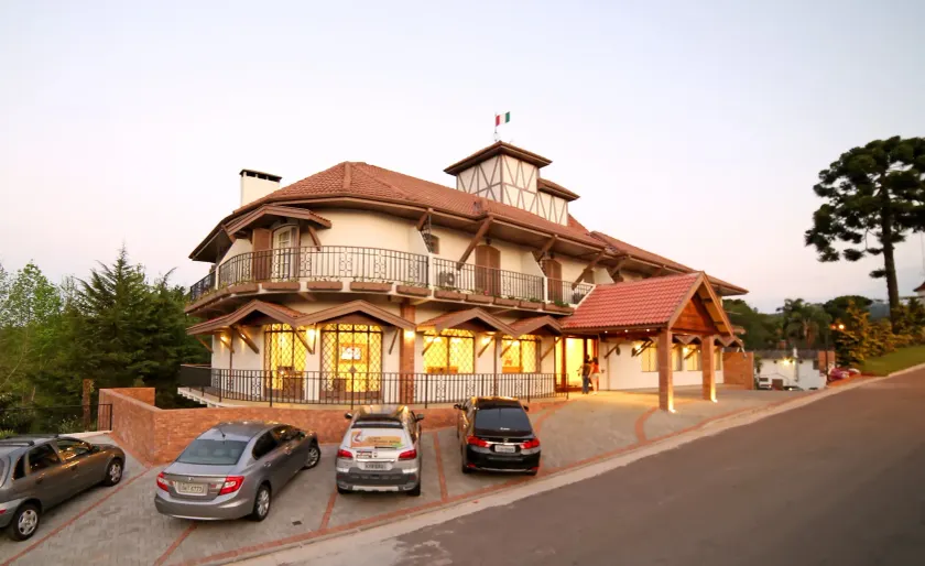 Moinho Itália Hotel - Image 1