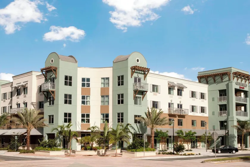 Courtyard by Marriott Palm Beach Jupiter - Image 1