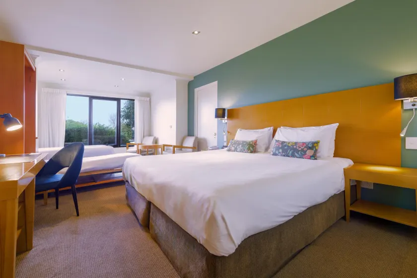 Nightelier Devonport Gateway Hotel - Image 1