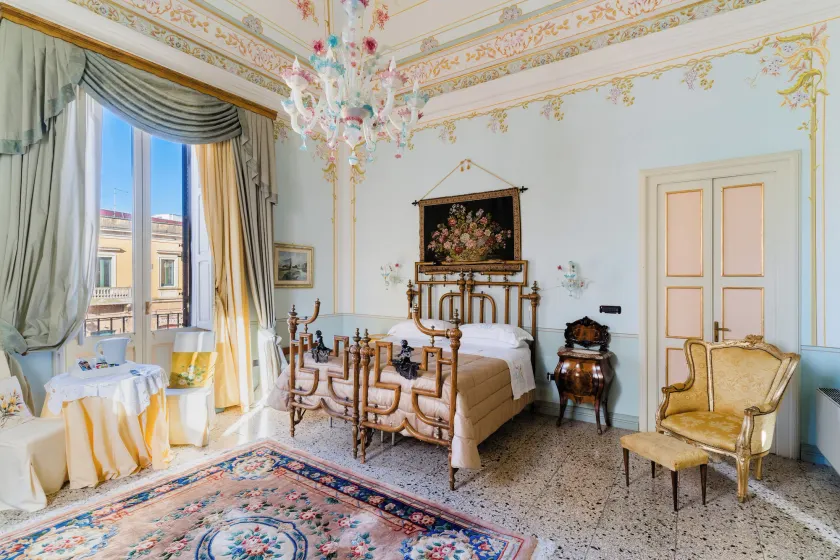 Palazzo De Castro - Image 1