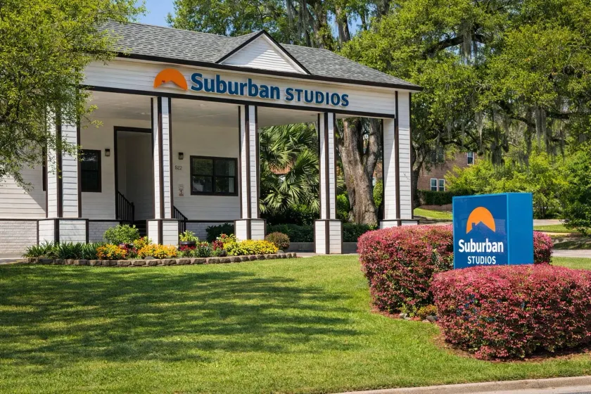 Suburban Studios Tallahassee near University - Image 1