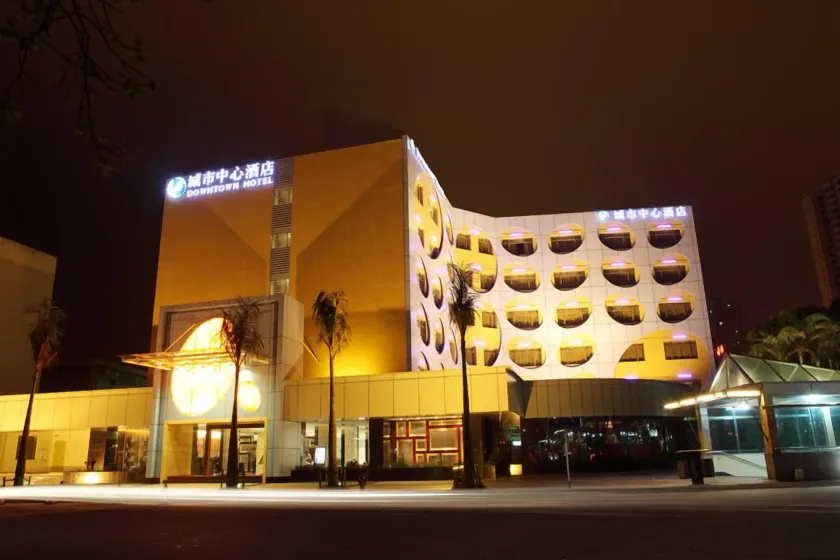 Downtown Hotel - Image 1