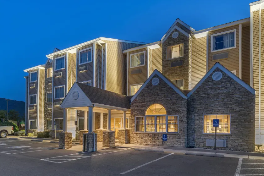 SureStay Plus Hotel by Best Western Keyser - Image 1